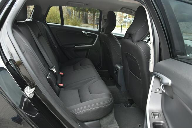 Volvo V60 2.0d 120KM Manual 2015r. LED NAVi TEMPOMAT Isofix