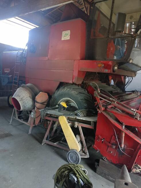 Kombajn Bizon Super ZO56 sieczkarnią