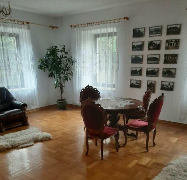 Piękny dworek w stylu klasycystycznym