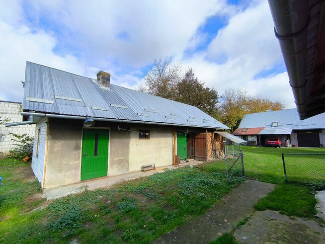 Dom drewniany z budynkami gospodarczymi – Kuryłówka