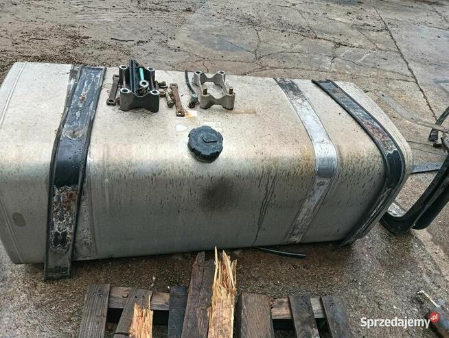 Zbiornik paliwa MAN 590L - rok 2018 - stan bardzo dobry kpl