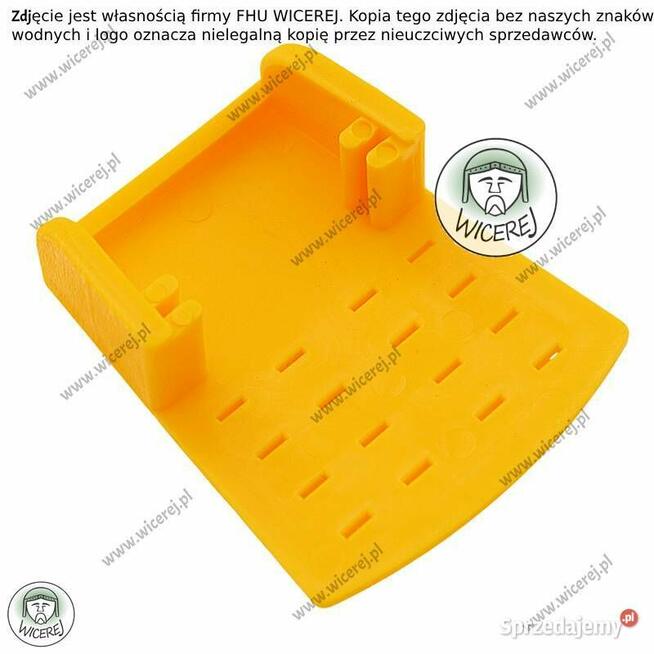 Lądowisko dla Pszczół, Wlotka, Mostek, Podest