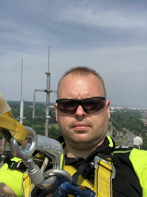 Wartościowy dyspozycyjny pracownik-Pomocnik Elektryka.