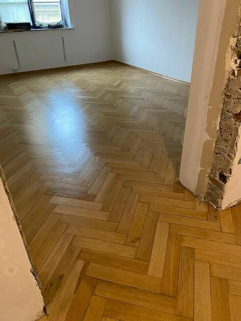 Cyklinowanie Lakierowanie Schodów