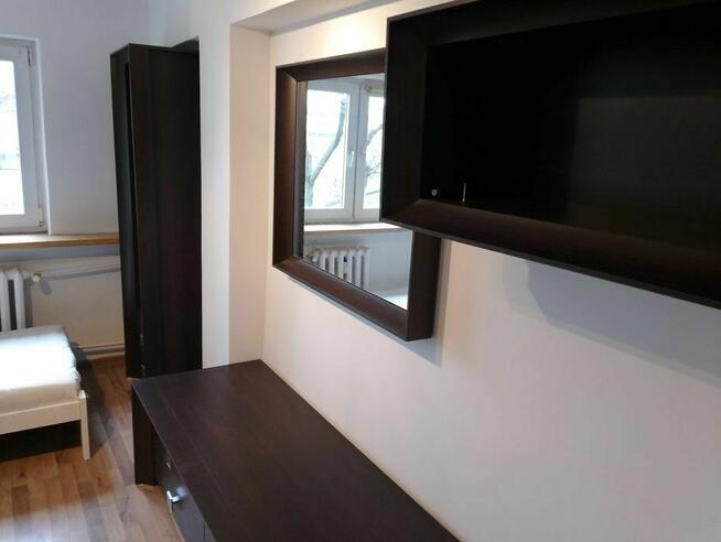 Duży 12m2 pokój w mieszkaniu dwupokojowym, Czerniakowska 18