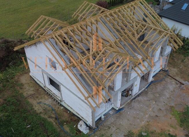 Bliźniak z ogrodem w zielonej okolicy - Bramki