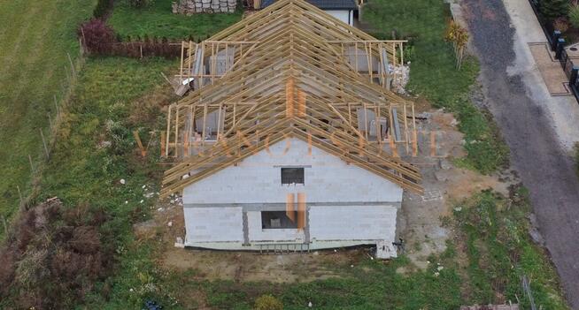 Bliźniak z ogrodem w zielonej okolicy - Bramki