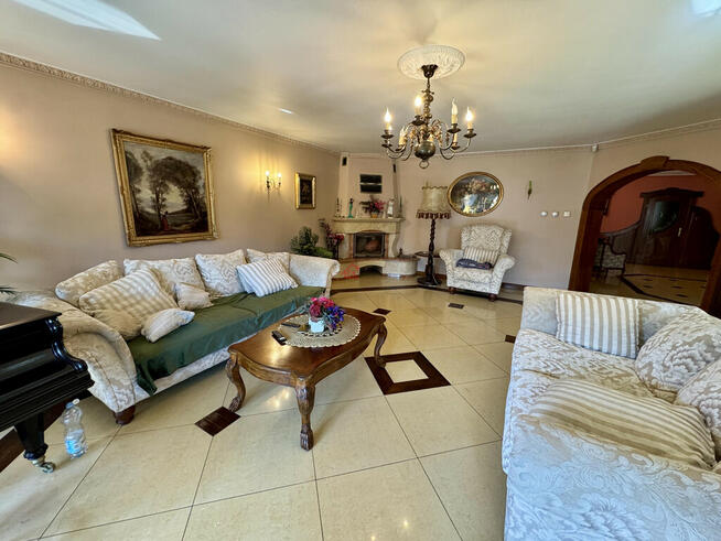 Przestronny dom 360 m² z ogrodem – Piękny ogród