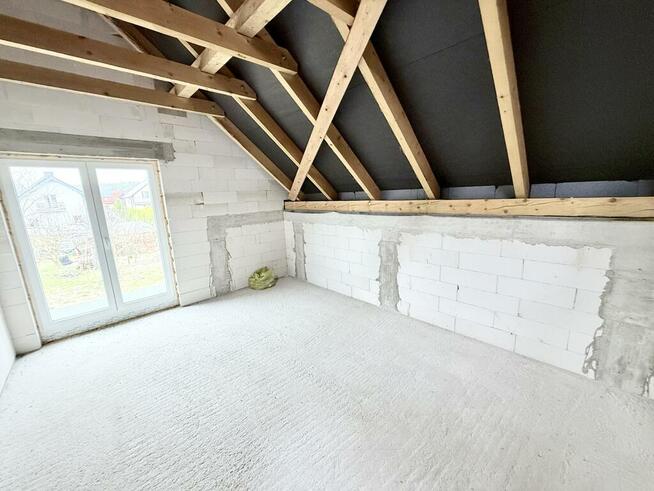 Dom 183,96 m² na działce 1089 m² – Kowala