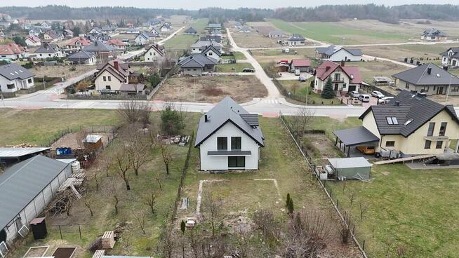 Dom 183,96 m² na działce 1089 m² – Kowala