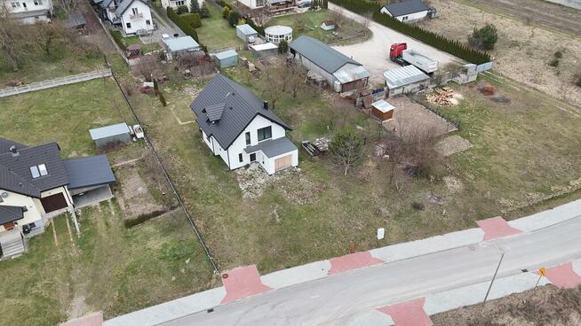 Dom 183,96 m² na działce 1089 m² – Kowala