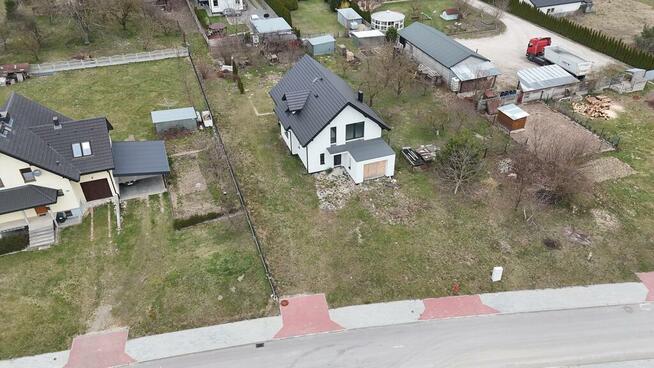 Dom 183,96 m² na działce 1089 m² – Kowala