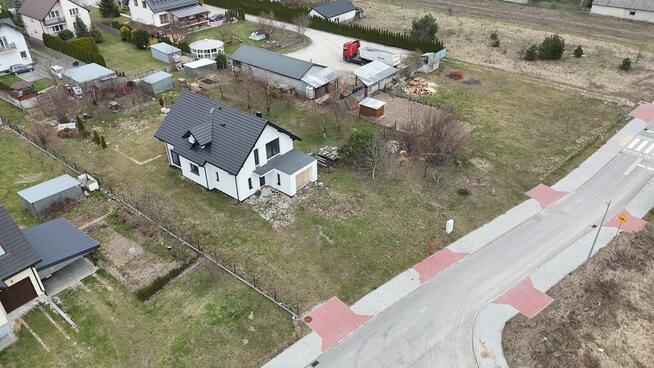 Dom 183,96 m² na działce 1089 m² – Kowala