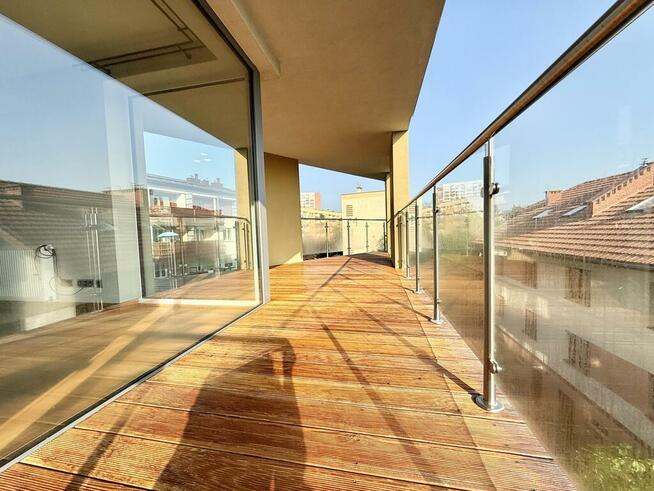 Nowoczesne 3-pokojowe mieszkanie z tarasem 22 m² –