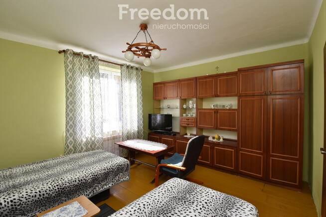 Dom siedliskowy z zabudowaniami na sprzedaż