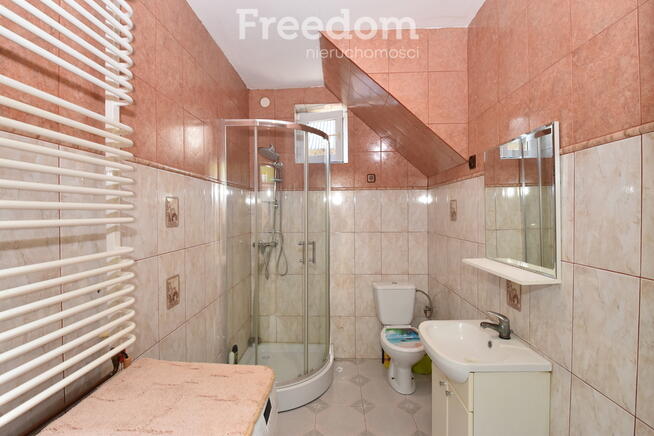 Dom siedliskowy z zabudowaniami na sprzedaż