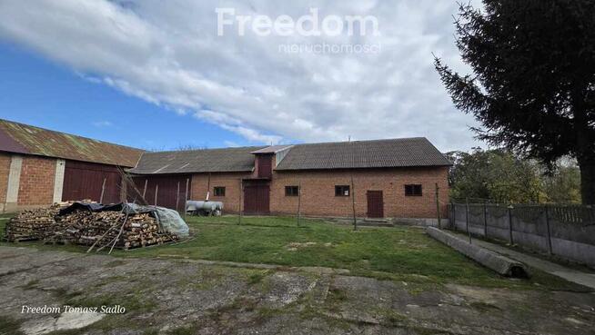 Dom siedliskowy z zabudowaniami na sprzedaż