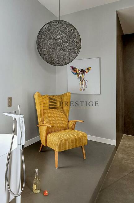 * American School of Warsaw* Wysoki Standard*