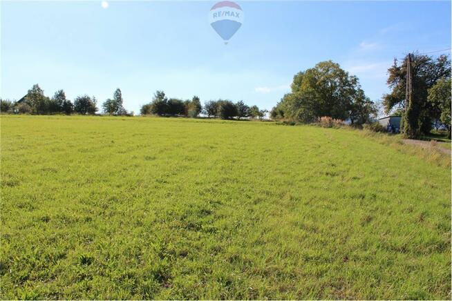 Działka z przeznaczeniem usługowo - mieszkaniowym