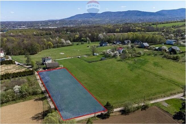 Działka z przeznaczeniem usługowo - mieszkaniowym