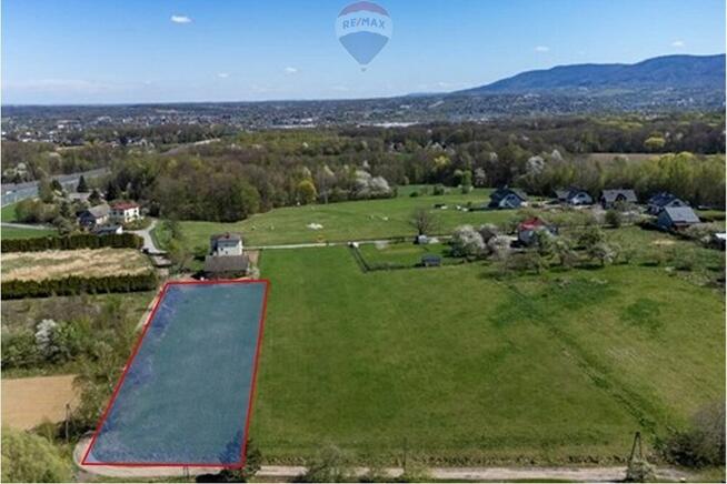 Działka z przeznaczeniem usługowo - mieszkaniowym