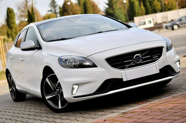 Volvo V40 R-Desing Panorama Dach Ledy Alcantara Digital  Navi Full Opcja