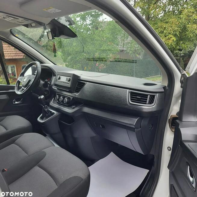 Renault Trafic SpaceClass 2.0 dCi (200)