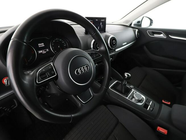 Audi A3 2.0 TDI Ambition Nawigacja Tempomat Grzane Fotele Asystenci Xenon PDC