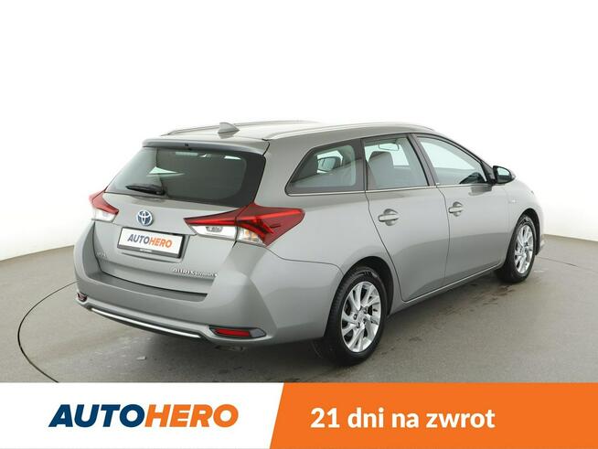 Toyota Auris HEV automat navi kamera cofania grzane fotele klima auto