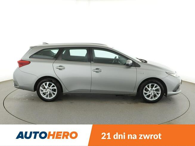 Toyota Auris HEV automat navi kamera cofania grzane fotele klima auto