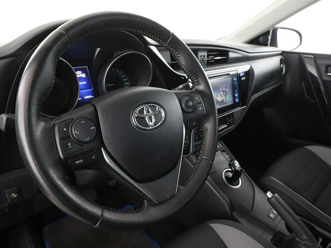 Toyota Auris HEV automat navi kamera cofania grzane fotele klima auto