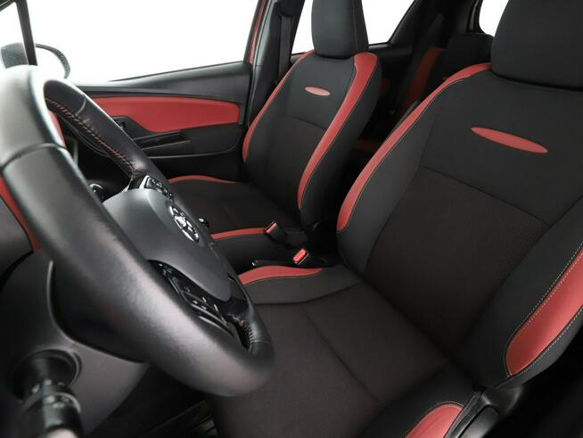 Toyota Yaris klima-auto kamera Bluetooth tempomat