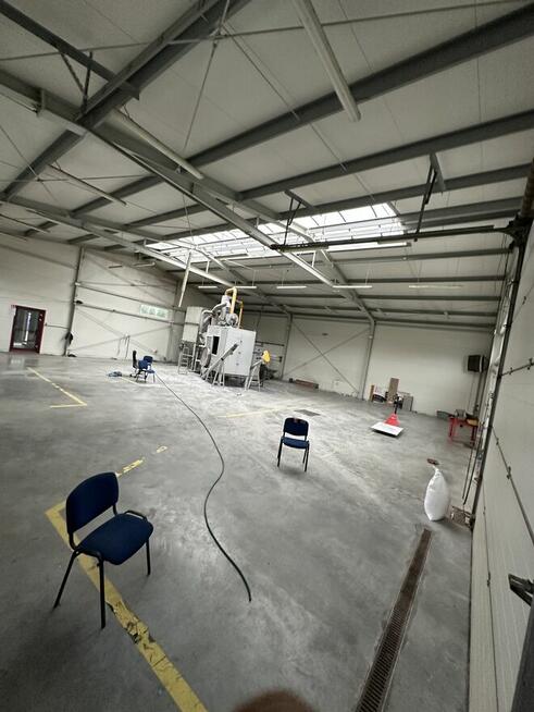 HALA 320M2 PLUS 700M2 BIURA I INNE W STREFIE MOCHÓW