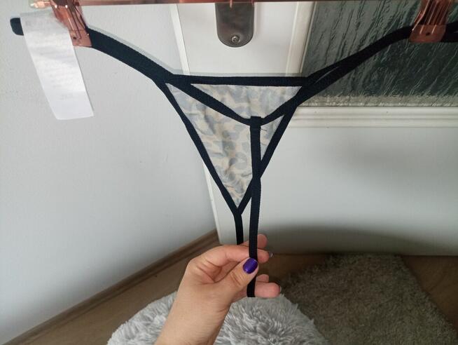 Stringi w panterkę plus size
