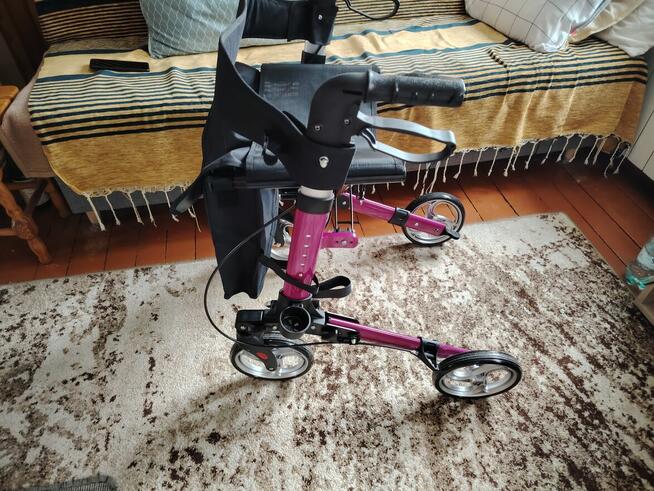 Sprzedam nowy chodzik, balkonik