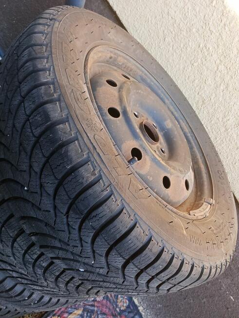 Opony zimowe na felgach 15 195/65