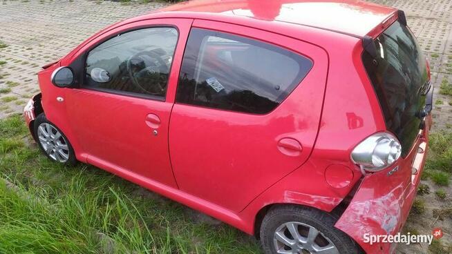 Toyota Aygo 5 drzwi 5d 2007 uszkodzona, silnik sprawny klima