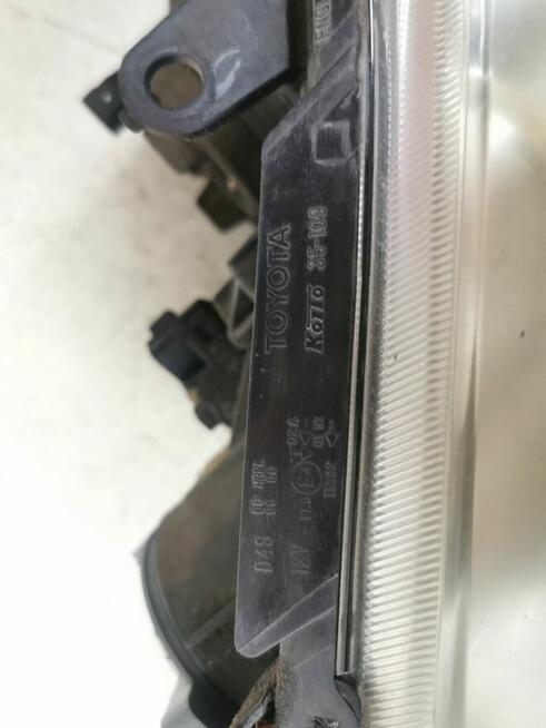 Reflektor xenon Toyota Avensis T25