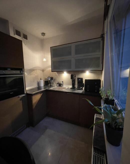 KAWALERKA Z BALKONEM i OSOBNĄ KUCHNIĄ!