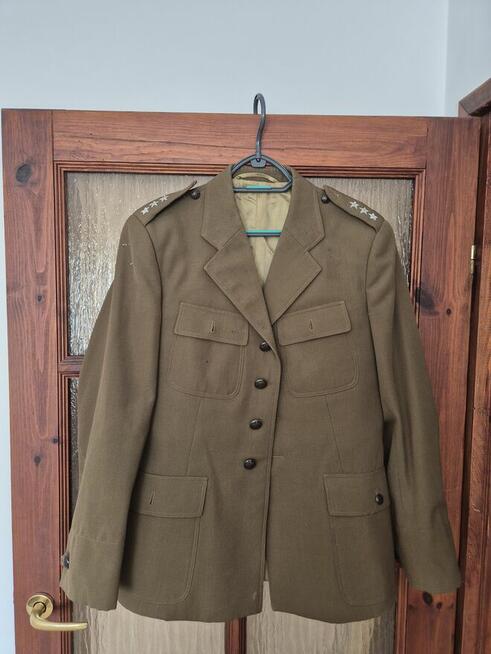 Sprzedam płaszcz zimowy wyjściowy oficera WP PRL gratis 2×