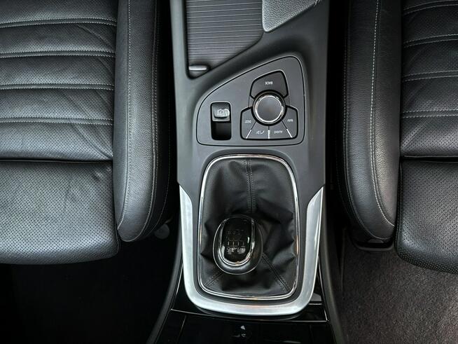 Insignia 2.0 benzyna 220 km skóra BIXENON klima PANORAMA serwis 2013