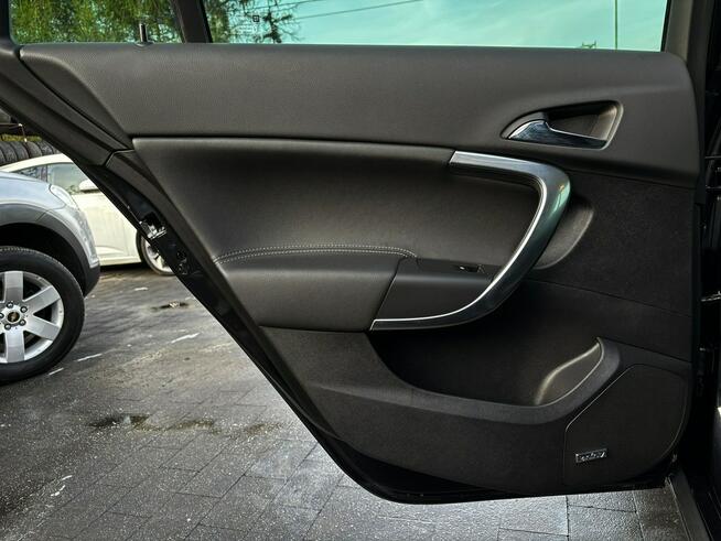 Insignia 2.0 benzyna 220 km skóra BIXENON klima PANORAMA serwis 2013