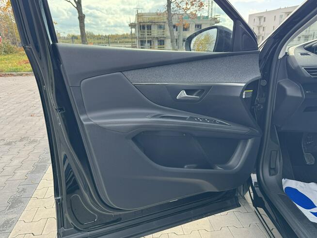 Peugeot 3008 1.2 / 131KM LED Nawigacja Kamery Półskóra Czujnik martwego pola