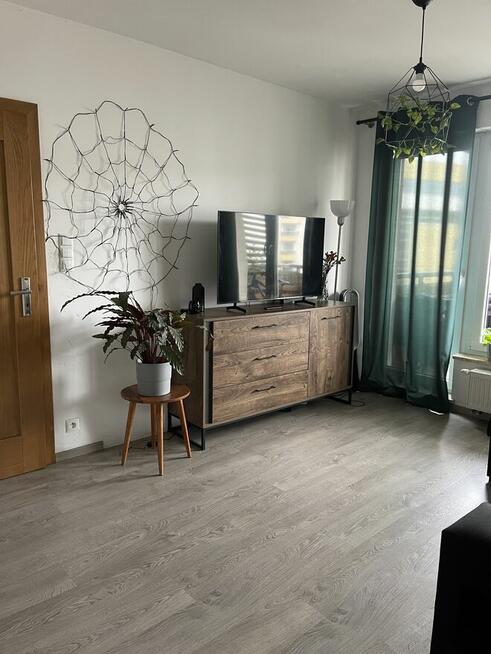 KAWALERKA Z BALKONEM i OSOBNĄ KUCHNIĄ!