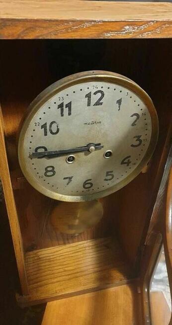 Zegar ścienni Metron z wahadłem