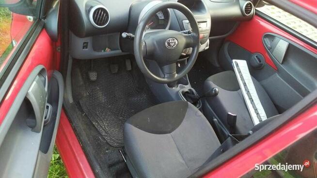 Toyota Aygo 5 drzwi 5d 2007 uszkodzona, silnik sprawny klima