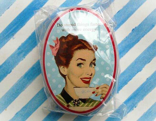 Mała, owalna puszka pin - up girl, housewife, retro, vintage