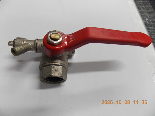 Zawór kulowy 1/2 z zaworkiem spustowym