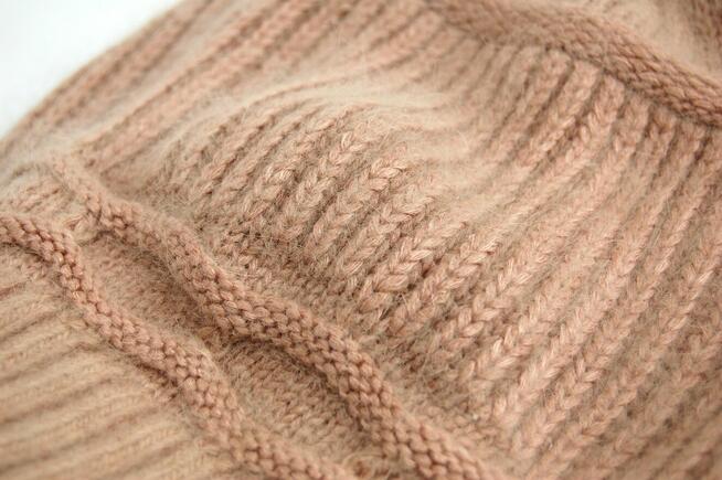 Czapka damska zimowa, z angorą, beż