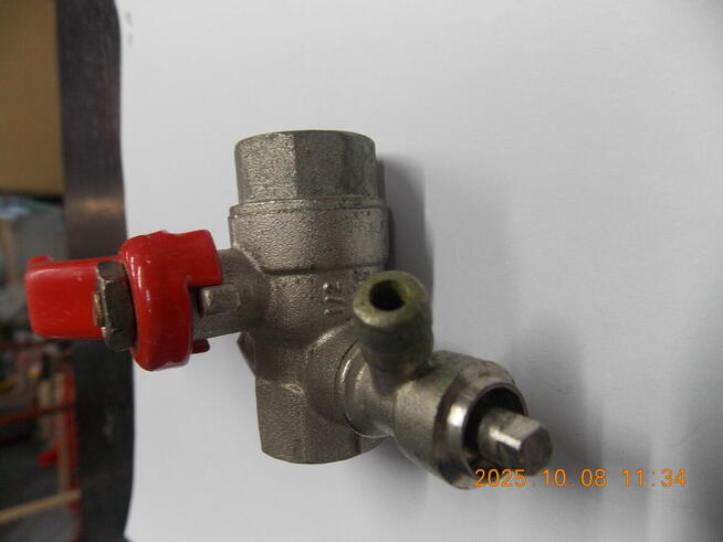 Zawór kulowy 1/2 z zaworkiem spustowym